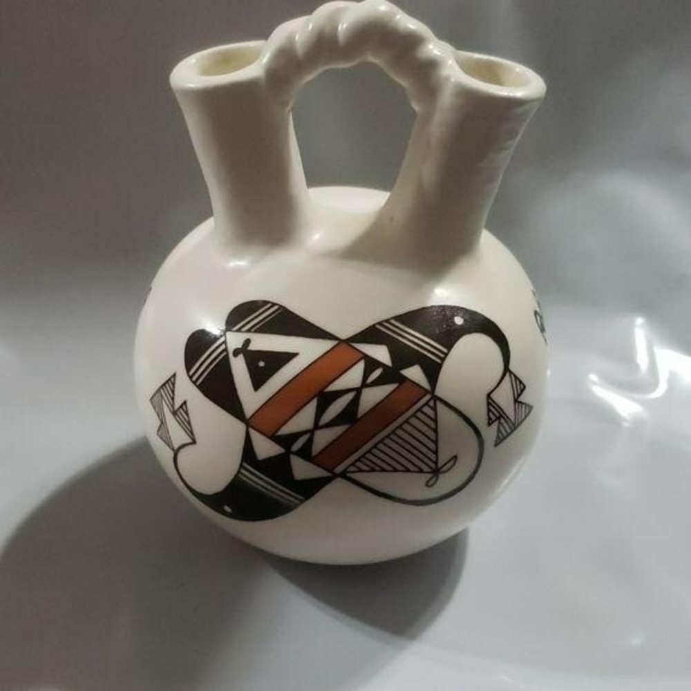 Vintage 1984 American Indian Life and Legends Laguna Wedding Vase Pottery Japan